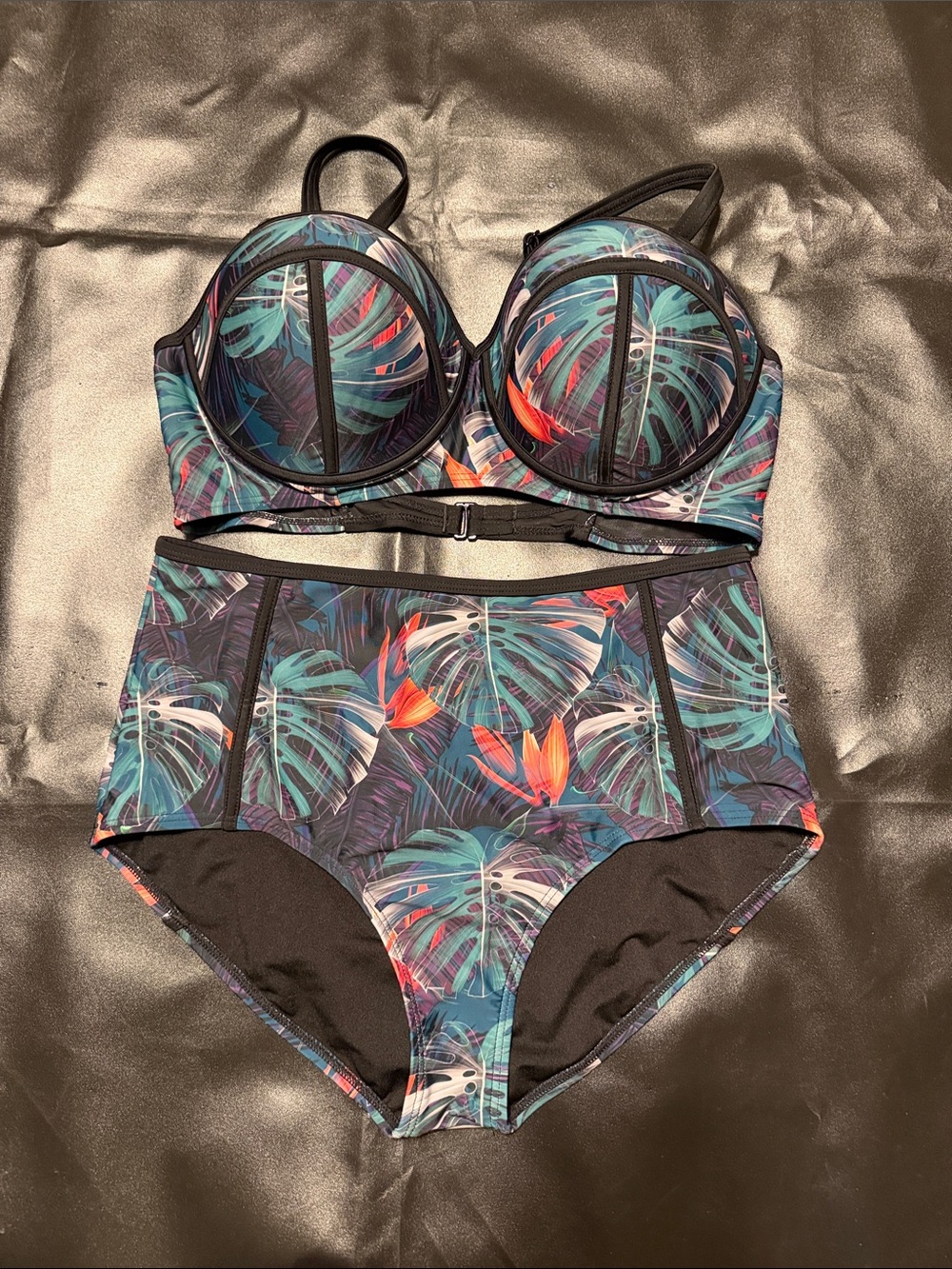 Swimsuits For All Tropical Underwire Bikini Set - Teal, Coral & Black